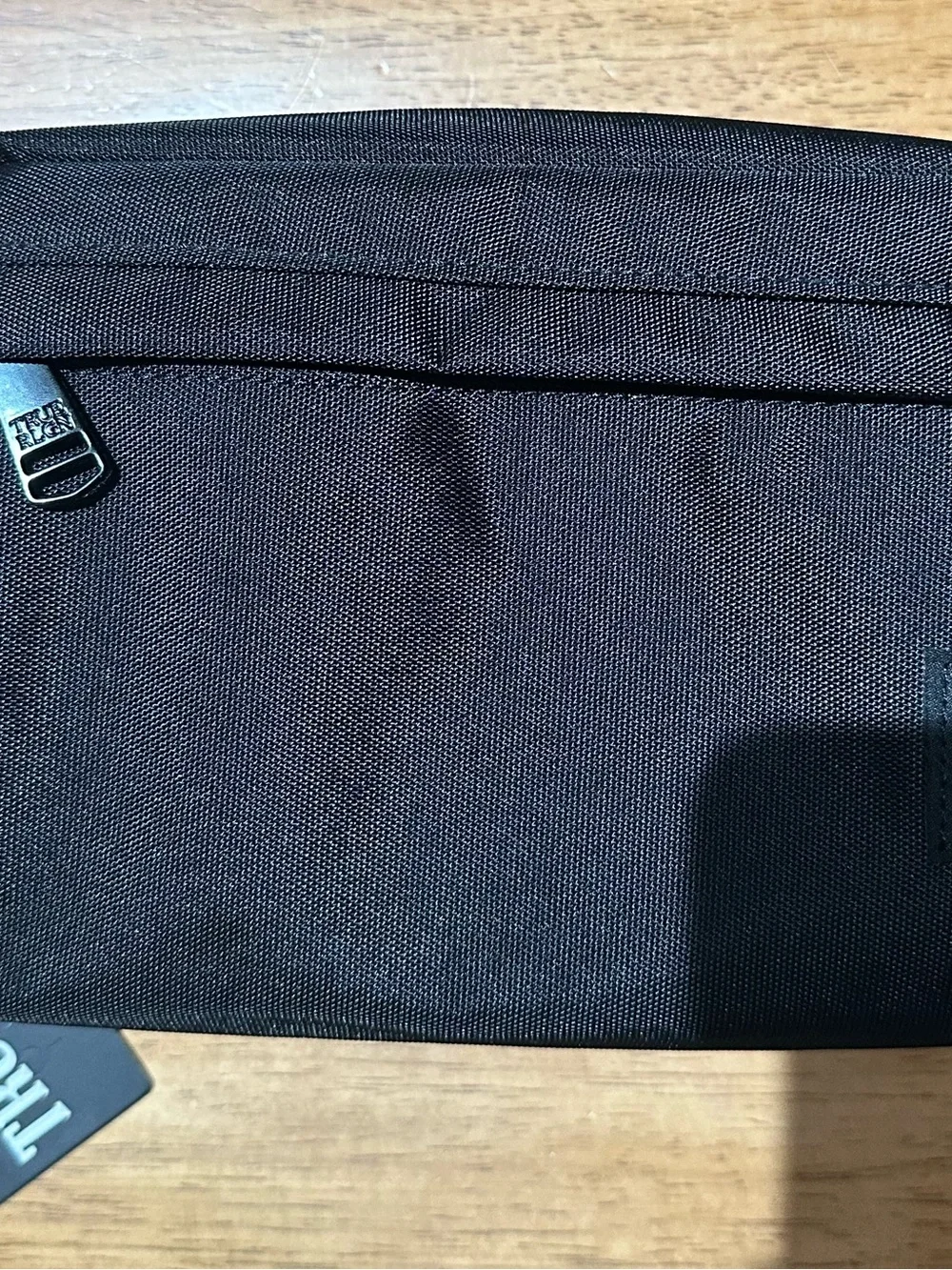 Bag for travel, very nice black color with zipper.